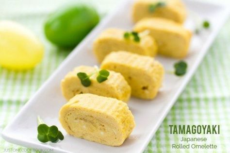 Japanese Rolled Omelette (Tamagoyaki 玉子焼き) | Easy Japanese Recipes at JustOneCookbook.com Japanese Rolled Egg, Rolled Omelette Recipe, Dashimaki Tamago, Tamagoyaki Recipe, Rolled Omelette, Japanese Omelette, Dashi Stock, Just One Cookbook, Easy Japanese Recipes