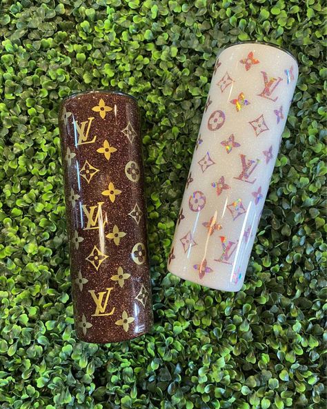 Lv Inspired, Tumbler Cups Personalized, Fancy Cup, Custom Starbucks Cup, Challenger Srt, Vinyl Tumblers, Glitter Tumbler Cups, Custom Tumbler Cups, Elegant Hats