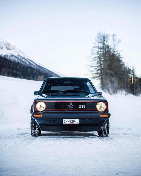 Golf Gti Mk1, Vintage Volkswagen, Volkswagen Golf Gti, Golf 1, Golf Gti, S Car, Art Architecture, European Vintage, Architecture Interior Design