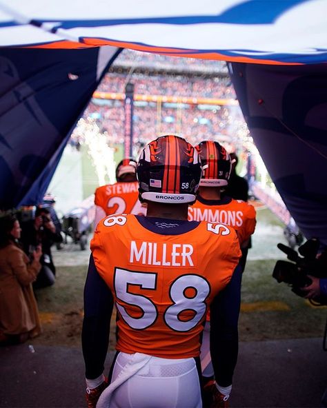 NFL on Instagram: “HAPPY BIRTHDAY to @broncos star @vonmiller! 🐴 Super Bowl 50 MVP 🐴 8x Pro Bowler 🐴 3x First Team All-Pro 🐴 2011 DROY 📷: Jack Dempsey/AP” Denver Broncos Wallpaper, Broncos Wallpaper, Bronco Car, Jack Dempsey, Nfl Broncos, Von Miller, Super Bowl 50, Nfl Photos, Broncos Football