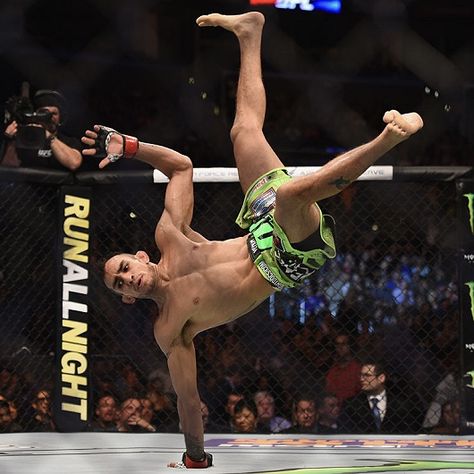 Tony Ferguson Wallpaper, Tony Ferguson, Ufc Poster, Cosmopolitan Las Vegas, Ultimate Fighter, Ufc Fighters, Motivational Pictures, Brazilian Jiu Jitsu, Break Dance