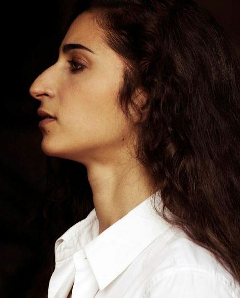 Hooked Nose Side Profile, Side Profile Woman, Greek Nose, Anna Jacobs, Hooked Nose, Side Profiles, Big Nose Beauty, Face Profile, Nose Shapes