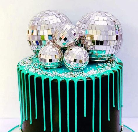 Disco Ball Cake, Dance Birthday Party, Kids Party Centerpieces, Disco Ball Decorations, Disco Cake, Dance Party Birthday, Ball Dance, Disco Birthday Party, 70's Disco