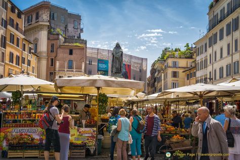 Campo de' Fiori market, Rome Markets In Rome, 3 Days In Rome, Europe Holiday, Rome Food, Indoor Markets, Clothes Market, Piazza Del Popolo, Colosseum Rome, Rome Tours