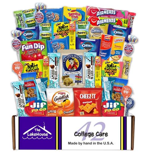 Motts Fruit Snacks, Care Packages For College Students, Work Christmas Gifts, Snack Gift Baskets, Salty Sweet Snacks, Candy Gift Baskets, Snack Boxes, Scooby Snacks, Fun Dip