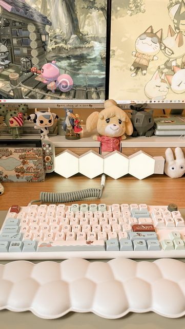 Animal Crossing Gaming Room Ideas, Animal Crossing Gaming Setup, Gaming Room Animal Crossing, Animal Crossing Room Aesthetic, Acnh Gaming Room, Acnh Pink Gaming Room, Cozy Desk, Computer Set, Desk Goals