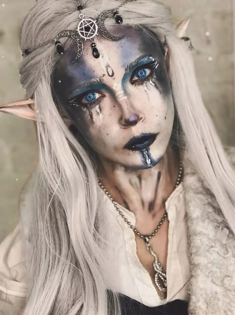 Halloweenský Makeup, Goddess Makeup, Holloween Makeup, Moon Accessories, Elf Cosplay, Face Art Makeup, Light Up The Night, Headpiece Jewelry, Dyed Hair Inspiration