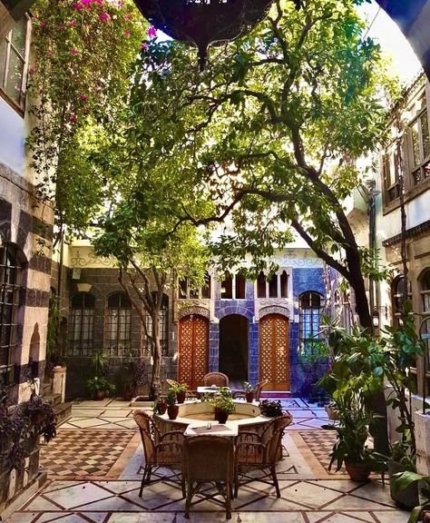 Homs Syria, Casas Coloniales, Syria, Courtyard House, Islamic Architecture, Traditional Architecture, Dream House Exterior, Dream House Decor, House Inspo