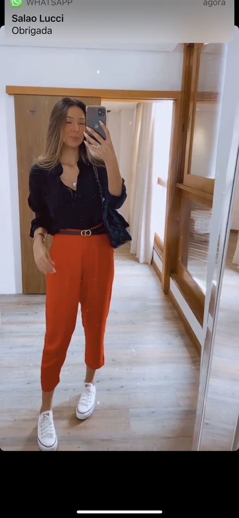 Orange Work Pants Outfit, Pantalon Naranja Outfits, Orange Trousers Outfit, Outfit Pantalon Rojo, Outfits Professional, Pants Outfit Work, Mustard Pants, Work Wear Outfits, Orange Pants