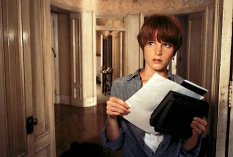 BF in SWF Female Haircut, Single White Female, Bridget Fonda, Feminine Mystique, Super Short Hair, Woman Movie, 90s Movies, Career Woman, Jane Fonda