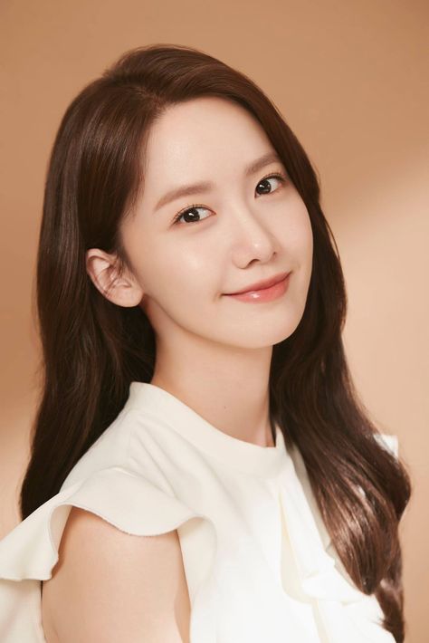 Korea Actress, Medium Long Haircuts, Im Yoona, Yoona Snsd, 17 Kpop, Violinist, Korean Actresses, Korean Actress