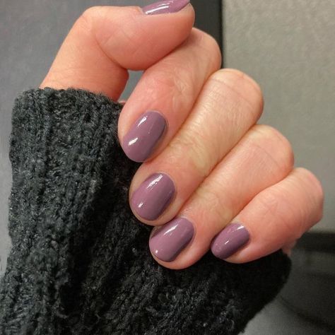 Short Mauve Nails, Shellac Ideas, Mauve Nails, Nails Spring, Essie, Spring Nails, Nail Ideas, Quick Dry, Hair Makeup