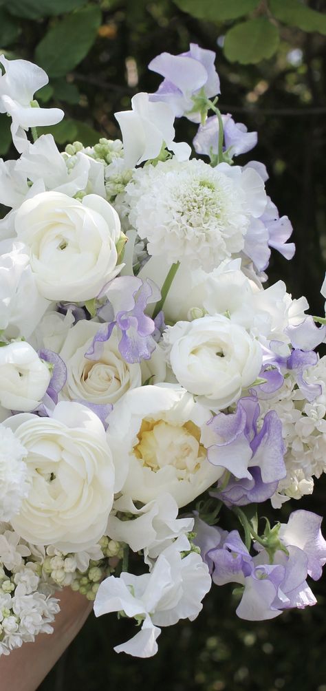 White Flowers With Purple Accents, White And Lilac Bouquet Wedding, Bridal Bouquet Spring Purple, White And Lavender Flowers, White Green Lavender Bouquet, Lavender And White Wedding Flowers, Lavender And White Flower Arrangements, White And Purple Bouquet Wedding, White And Pastel Bridal Bouquet