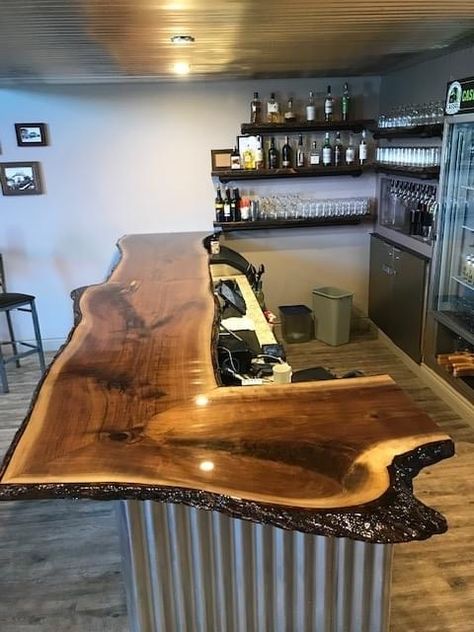 Bar Top Ideas, Rustic Basement Bar, Wood Bar Top, Kitchen Bar Design, Rustic Basement, Basement Bar Designs, Diy Home Bar, Casa Country, Rustic Bar