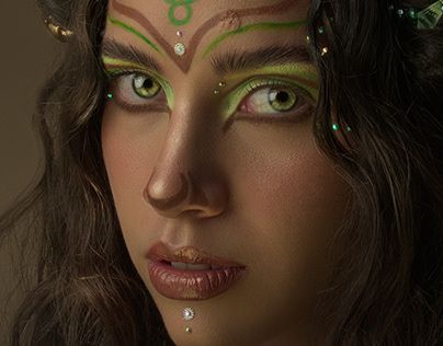 Mother Nature Eye Makeup, Forest Elf Cosplay Makeup, 4 Elements Halloween Costume, Mother Nature Makeup Halloween, Fairy Core Makeup Green, Elf Fantasy Makeup, Woodland Faerie Makeup, Forest Goddess Makeup, Forest Creature Makeup