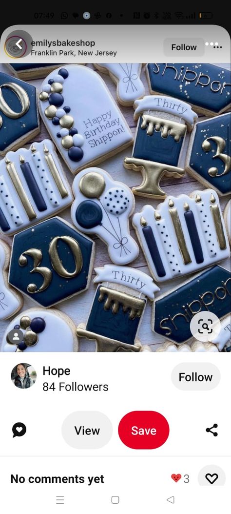 Birthday Decor For Him, 29th Birthday Cakes, Birthday Biscuits, Mini Christmas Cakes, Boy 16th Birthday, Gold Cookies, Balloon Cookies, Happy Birthday Cookie, 75th Birthday Parties