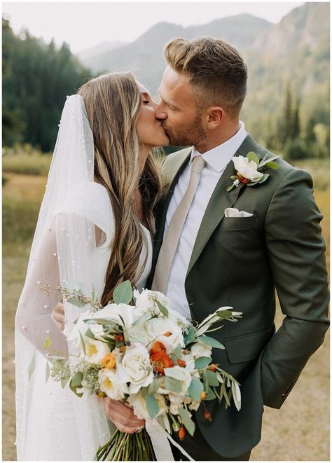 Mountain Wedding Suit Groom Attire, Groom Suit Mountain Wedding, Groom Suit Spring Wedding, Mountain Wedding Groom Attire, Khaki Groom, Bridegroom Outfits, Green Suits, Veil Simple, Wedding Planning Organizer