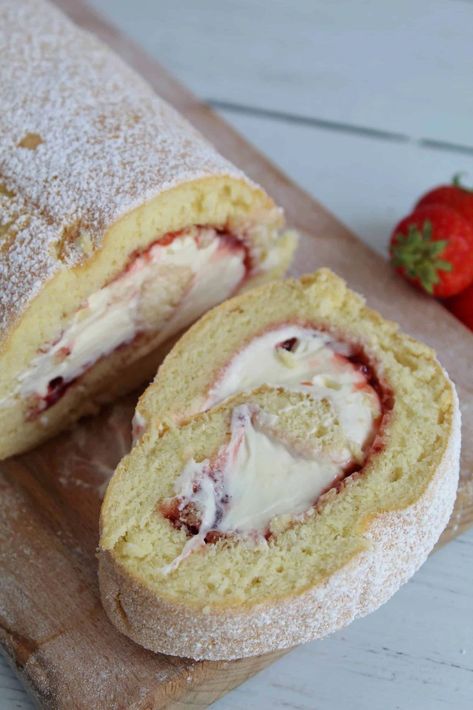 This gluten free swiss roll recipe is the perfect summer dessert. A low-fat sponge with whipped lemon curd cream and strawberry jam centre. Gluten Free Swiss Roll, Swiss Roll Recipe, Strawberry Roll Cake, Gluten Free Holiday Recipes, Spring Recipes Dessert, Gluten Free Cake Recipe, Cake Roll Recipes, Gluten Free Holiday, Chilled Desserts