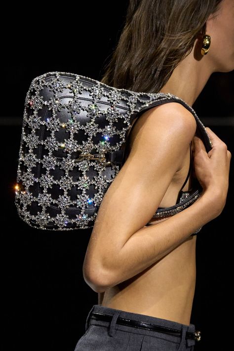 Gucci Spring 2024 Ready-to-Wear Collection | Vogue Sparkly Bag, Holiday Party Accessories, Edgy Bags, Gucci Spring, Antonio Marras, Women's Bags By Style, Best Handbags, Fashion Editor, Spring 2024