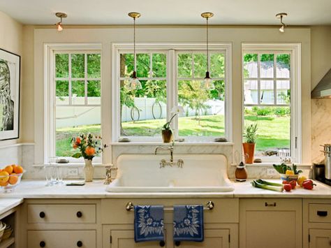 No Upper Cabinets, Traditional Kitchen Design, Kitchen Transformation, Classic Kitchen, Farm Sink, Cottage Kitchen, Farmhouse Sink, Ideas Pictures, Kitchen Window