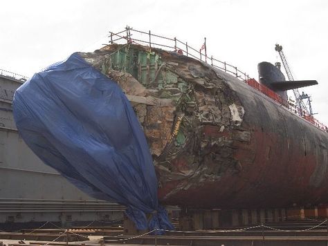 A Veteran Submariner's Analysis of the USS San Francisco Undersea Accident By Philip Ledoux (Jan. 23, 2005) Us Navy Submarines, Russian Submarine, Navy Submarine, Ship Wrecks, Nuclear Submarine, Nuclear Disasters, Us Navy Ships, Nuclear Reactor, United States Navy