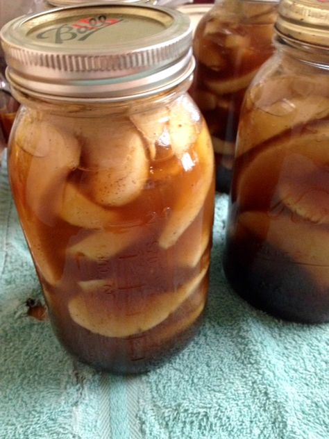 Pear Pie Filling, Caramel Apple Pie Filling, Canning Apple Pie Filling, Canning Apples, Apple Pie Filling Recipes, Salted Caramel Apple Pie, Canning 101, Canned Apple Pie Filling, Home Canning Recipes