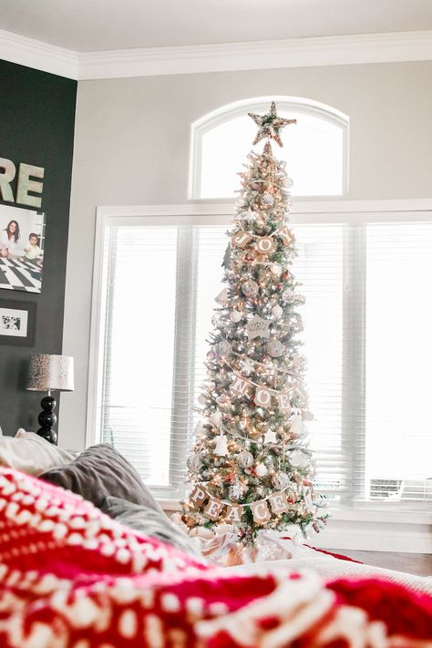 Christmas Tree - The Slim Tree Slim Xmas Tree Decorating Ideas, Slim Christmas Tree Ideas, Slim Christmas Tree Ideas Decorating, Pencil Trees Decorating Ideas, Christmas Creatives, Slim Trees, Auntie Claus, Christmas Tree Ideas Decorating, Pencil Tree