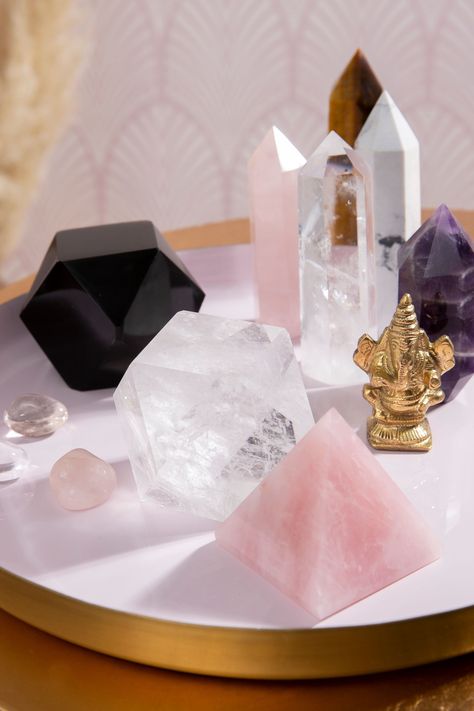 Crystal Room Decor, Crystal Decorations, Crystal Room, Crystal Altar, Crystal Vibes, Crystal Aesthetic, Spiritual Decor, Crystal Healing Stones, Crystal Magic