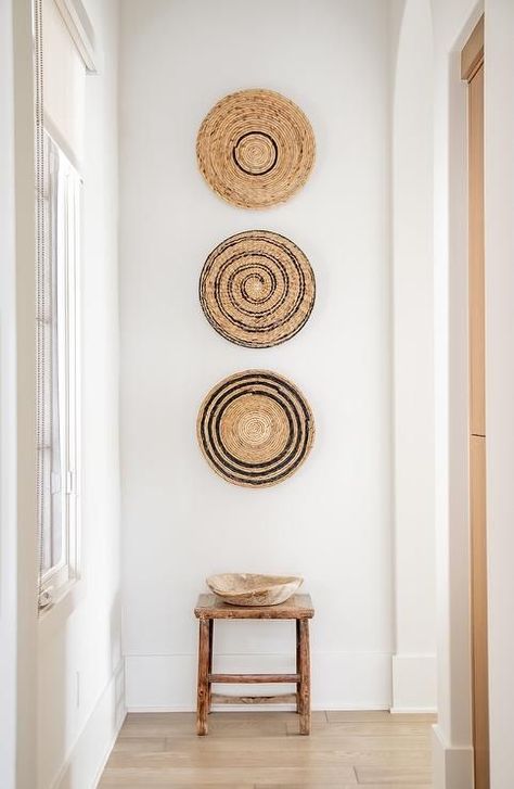 Decorating With Baskets On The Wall, Decorate With Baskets, Decoration Hall, Foyer Wall, Rustic Stools, Basket Wall Art, Crystal Cove, Casa Country, Basket Wall