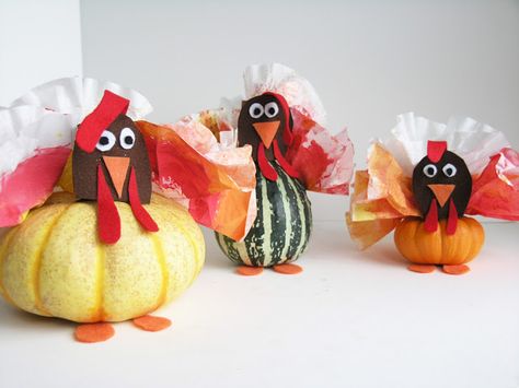 Thanksgiving Gourds, Centerpiece Craft, Gourd Crafts, Turkey Crafts, Kid Friendly Crafts, Turkey Craft, Thanksgiving Crafts For Kids, Gourds Crafts, Thanksgiving Centerpieces