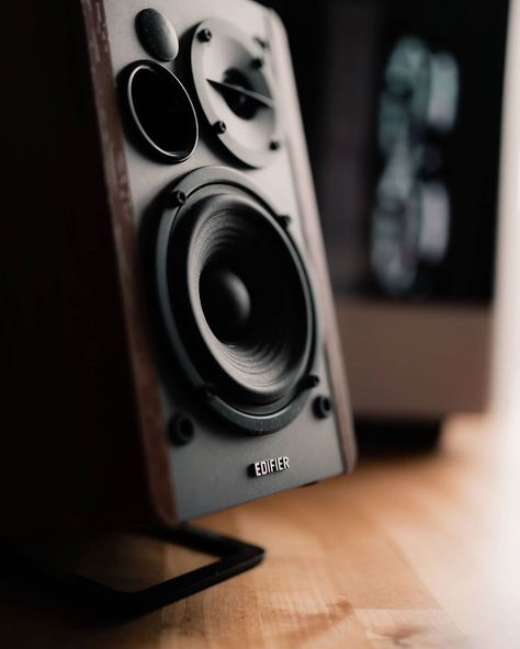 Speakers Aesthetic, Speaker Aesthetic, Pc Speakers, Fan Photo, Music Speakers, Music Aesthetic, Work Ideas, Tv Remote, Apple Tv