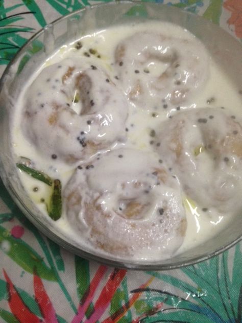 Sagar ratna dahi vada is very tasty . This home made  dahi vada is as good as sagar ratna . You can sprinkle boondi on top while serving . Dahi Golgappe, Dal Vada Recipe Video, Dahi Ke Sholey, Dahi Vada Recipe, Urad Dal Vada, Dahi Vada, Vada Recipe, Indian Veg Recipes, Veg Recipes