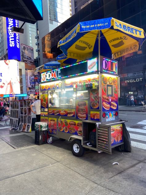 New York Street Food, New York Food Truck, New York Hot Dog, Nyc Food Trucks, Nyc Hot Dogs, New York Style Hot Dog, New York Hot Dog Stand, New York Hot Dog Aesthetic, New York City Pizza