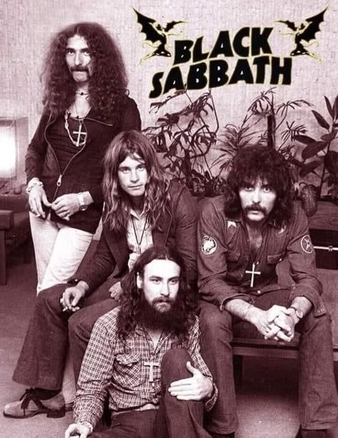 Black Sabbath Concert, Ozzy Osbourne Black Sabbath, Arte Heavy Metal, Geezer Butler, Greys Anatomy Memes, Musical Band, Heavy Metal Music, Judas Priest, I'm With The Band