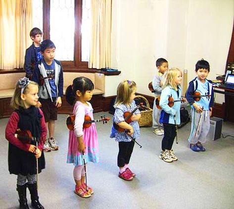 Good Beginnings - Getting things right from the start - Teach Suzuki Violin Violin Group Class Ideas, Violin Recital, Violin Teaching, Violin Practice, Violin Teacher, Violin Lessons, Music Ideas, Music Class, Teaching Music