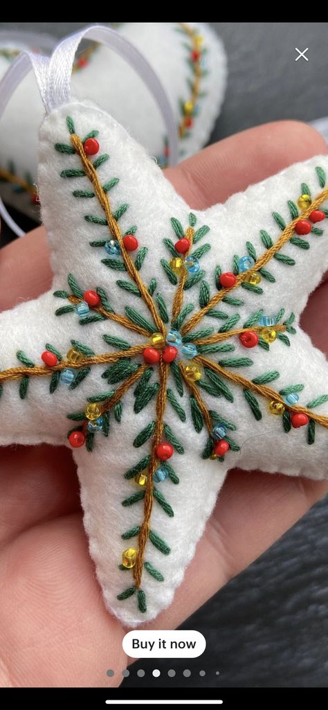 Beaded Felt Ornaments Diy, Felt Wreath Ornament, Felt Diy Christmas Ornaments, Embroidered Felt Ornaments Diy, Embroidery Felt Ornaments, Embroidered Christmas Ornaments Diy, Felt Sweater Ornament, Christmas Felt Ornaments Diy, Christmas Star Pattern