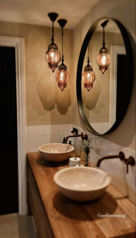 Arabian Style Bathroom, Washroom Designs, Moroccan Style Bathroom, Indian Bathroom, Turkish Bathroom, Classic House Design, Washroom Design, Bathroom Design Luxury, Bathroom Styling