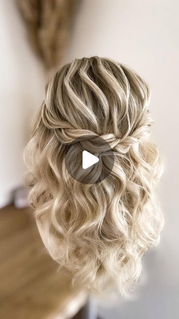 Hairstyles Using Curling Iron, Half Back Updo, Soft Braids Hairstyles Half Up, Madrina Hairstyles Down, Half Up Half Down Hairstyles Video Tutorial, Extension Half Up Half Down, Half Up Half Down Medium Hairstyles, Half Up Shoulder Length Hair Wedding, Hair Braids Half Up Half Down