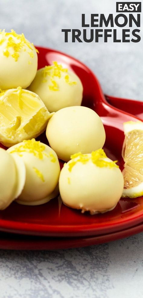 Easy Lemon Truffles - Deliciously soft and creamy lemon-infused white chocolate centres sealed in a white chocolate shell. These no-bake lemon truffles are a lemon lover's dream! #lemontruffles White Chocolate Lemon Truffles, Lemon Truffles No Bake, Lemon Bites Recipe, Lemon Truffle Recipe, Desserts Lemon, No Bake Truffles, Truffle Recipes, Lemon Truffles, Easy Truffles