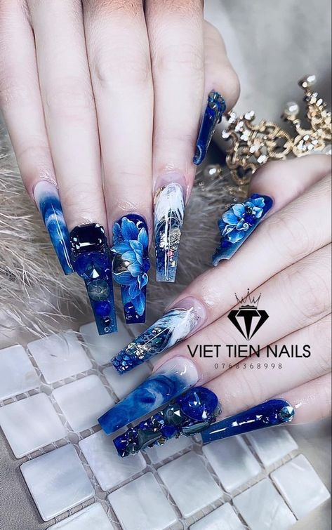 Almond Acrylic Nails Designs, Blue Gel Nails, Purple Acrylic Nails, Fantasy Nails, Butterfly Nail Art, Fancy Nails Designs, Blue Acrylic Nails, Glamour Nails, Nails Design With Rhinestones