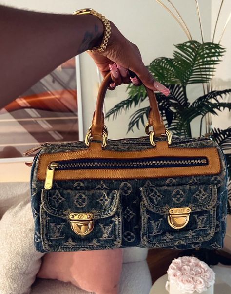 Denim Louis Vuitton, Vintage Lv Bag, Louis Vuitton Jeans, Sac Louis Vuitton, Handbag Essentials, 2024 Color, Girly Bags, Luxury Purses, Fancy Bags