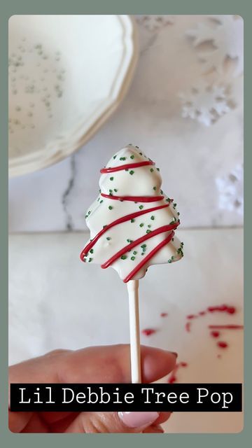 Lil Debbie Christmas Tree Cake Pops, Little Debbie Tree Cake Pops, Christmas Tree Cakesicle, Christmas Tree Cake Pops Little Debbie, Cake Pops Designs Christmas, Little Debbie Christmas Tree Cake Pops, Cake Pop Designs Christmas, Gingerbread Cake Pops, Holiday Cakesicles