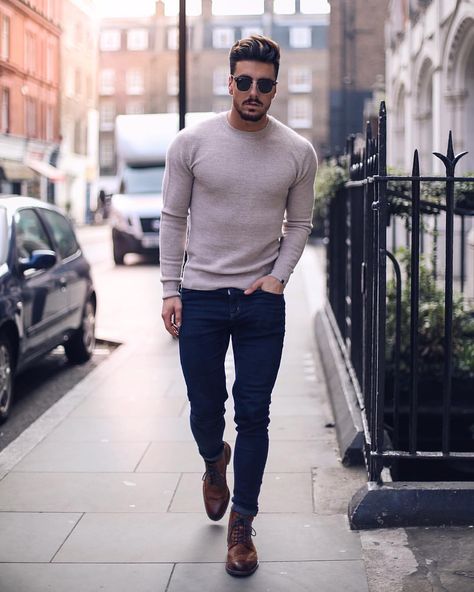 4,801 Me gusta, 40 comentarios - Mensfashion ▪️Street ▪️Style (@mensfashion_guide) en Instagram: "Yes or No?  Follow @mensfashion_guide for more! By @rowanrow #mensfashion_guide #mensguides" Royal Romance, European Men, Mode Tips, Mens Fashion Simple, Mens Fashion Smart, Best Mens Fashion, Mode Casual, Mens Fashion Classy, Mens Fashion Suits