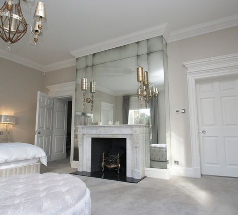 Mirrored luxury fire place feature wall Feature Fireplace, Fireplace Modern Design, Chimney Decor, Antique Mirror Glass, White Fireplace, Mirror House, Fireplace Mirror, Perfect Bedroom, Modern Fireplace