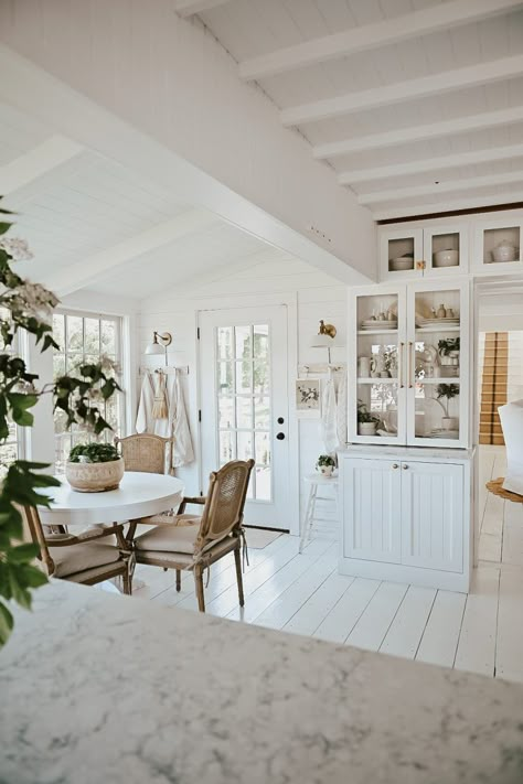 Country Chic Dining Room, Butcher Block Wood, Liz Marie, Chic Dining Room, Liz Marie Blog, Styling Shelves, Window Benches, White Cottage, Cozy Kitchen