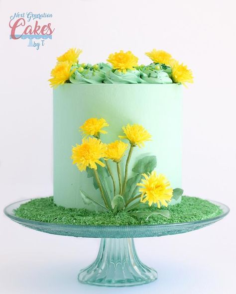 Dandelion Cake Design, Dandelion Cake, Chocolate Chip Banana Bread Recipe, Flower Cakes, Spring Cake, Cake Picks, Chocolate Chip Banana Bread, Wafer Paper, Decorated Cakes