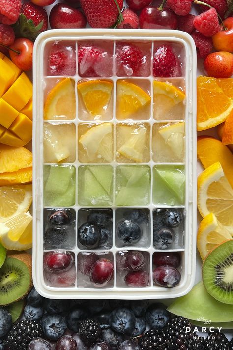 Fancy Ice Cubes, Fruit Ice Cubes, Rainbow Cocktail, Flavored Ice Cubes, Fancy Ice, Flavored Ice, Pride Party, Blueberry Juice, Rainbow Fruit