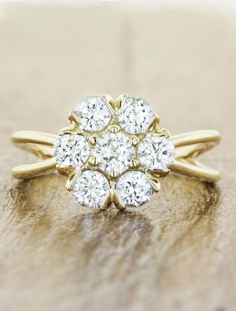 Cluster Diamond Ring Designs, Rose Shaped Engagement Ring, Flower Shaped Engagement Ring, Unique Yellow Gold Engagement Ring, Wedding Ring Shapes, Nature Inspired Engagement Ring, Flower Engagement Ring, Engagement Ring Shapes, Sparkly Things