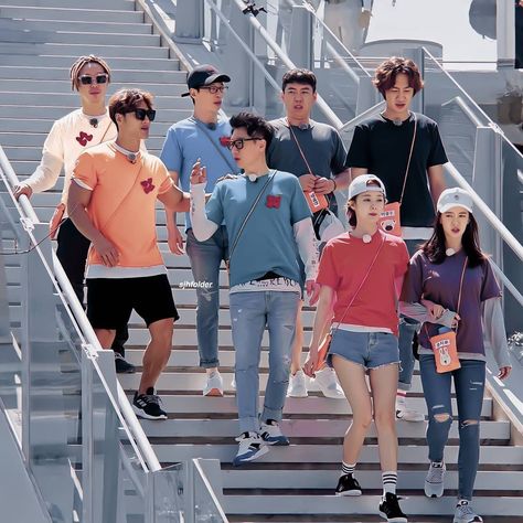 Running Man Cast, Running Man Members, Tv Snack, Lee Kwang Soo, Running Man Korean, Kwang Soo, Man Wallpaper, Korean K Pop, Running Man