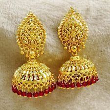 Jhumka Designs, Gold Jhumka, Gold Jhumka Earrings, Gold Jewelry Designs, Gold Jewels Design, Gold Earrings Models, Diamond Earrings Design, Gold Jewelry Simple Necklace, Gold Bridal Earrings